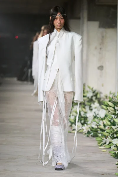 Look 9
